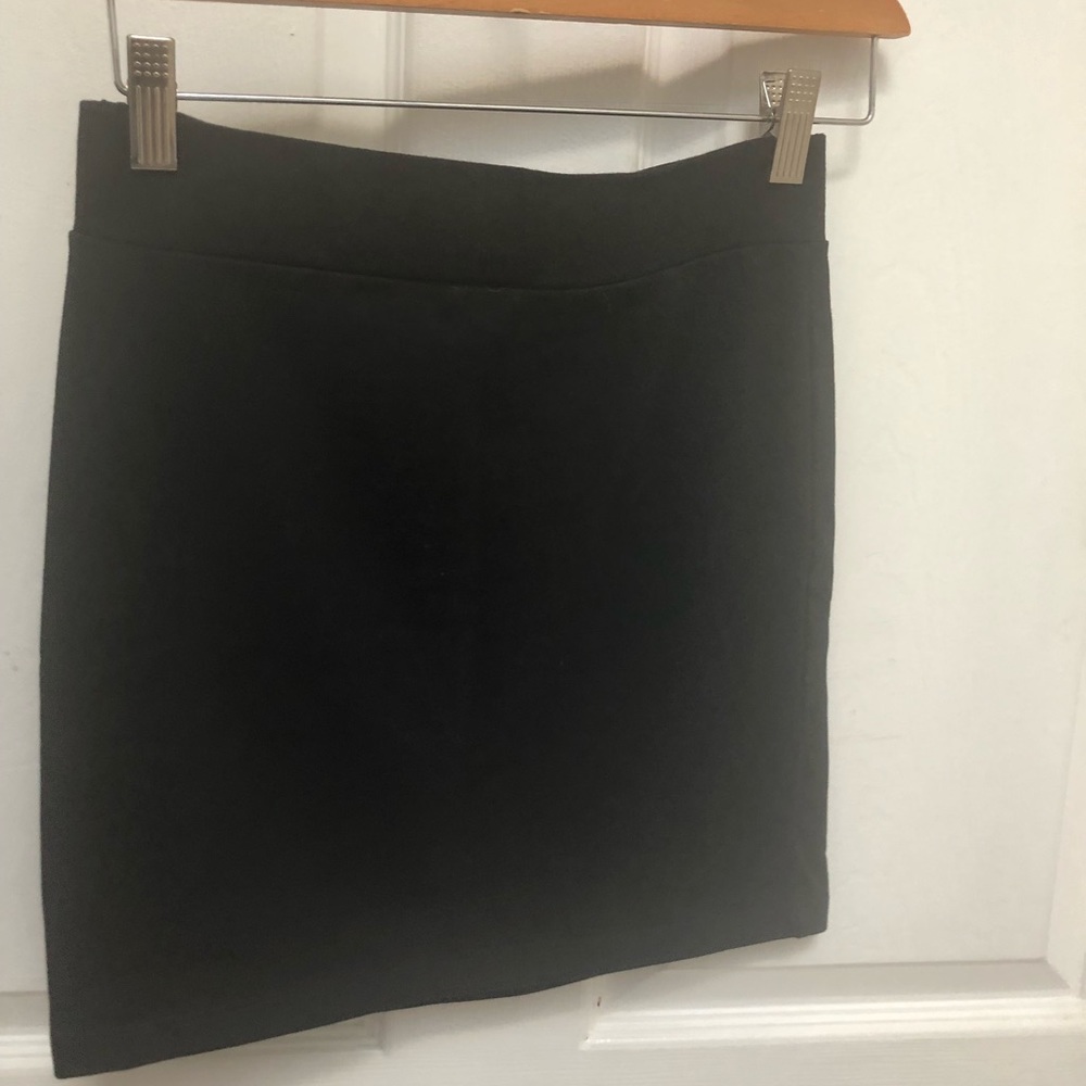 Forever 21 Black mini skirt